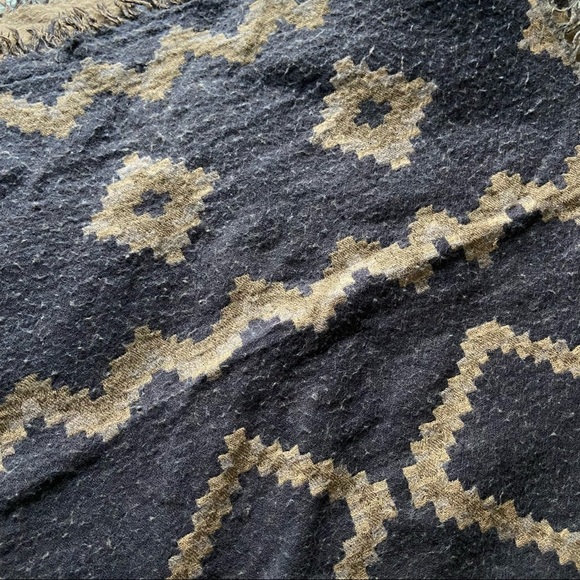 Wilfred Mosaic Diamond Blanket Scarf - Picture 3 of 4